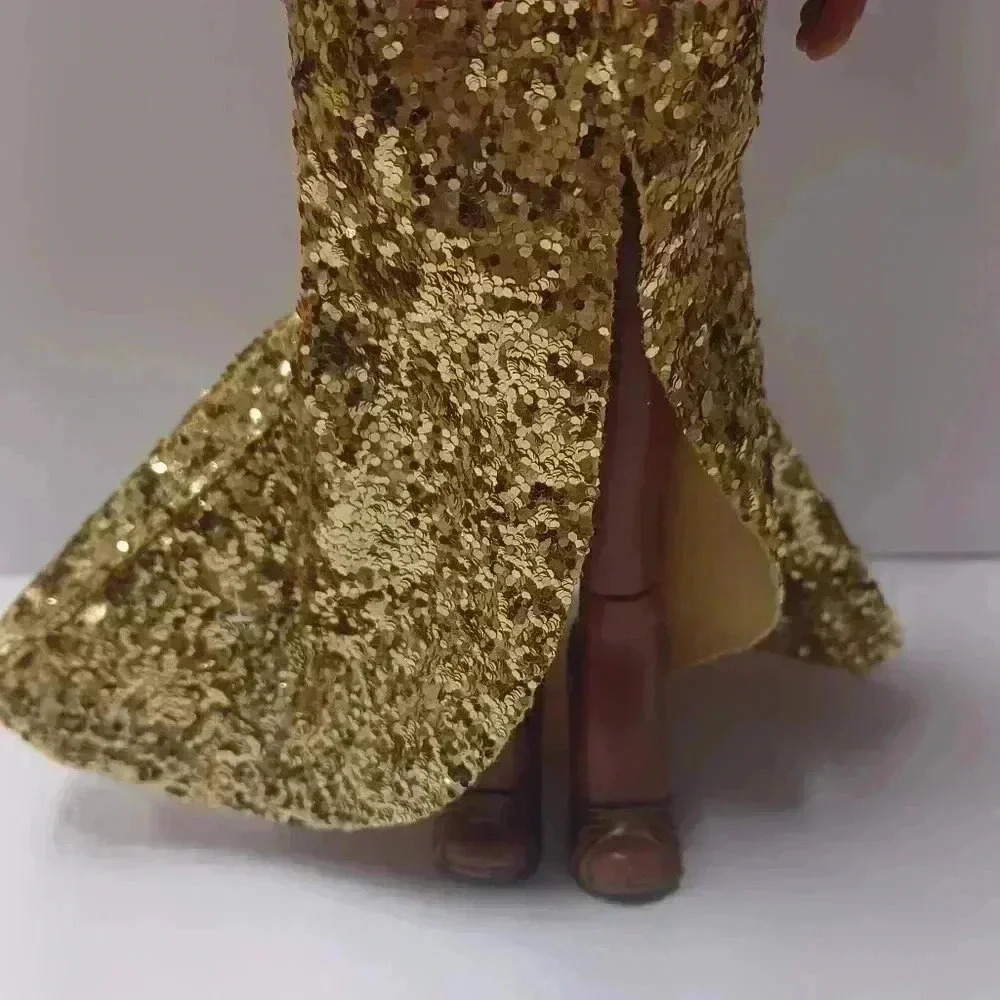 Bratz Movie Starz 2001  MGA Sasha Gold Dress - Picture 3 of 7